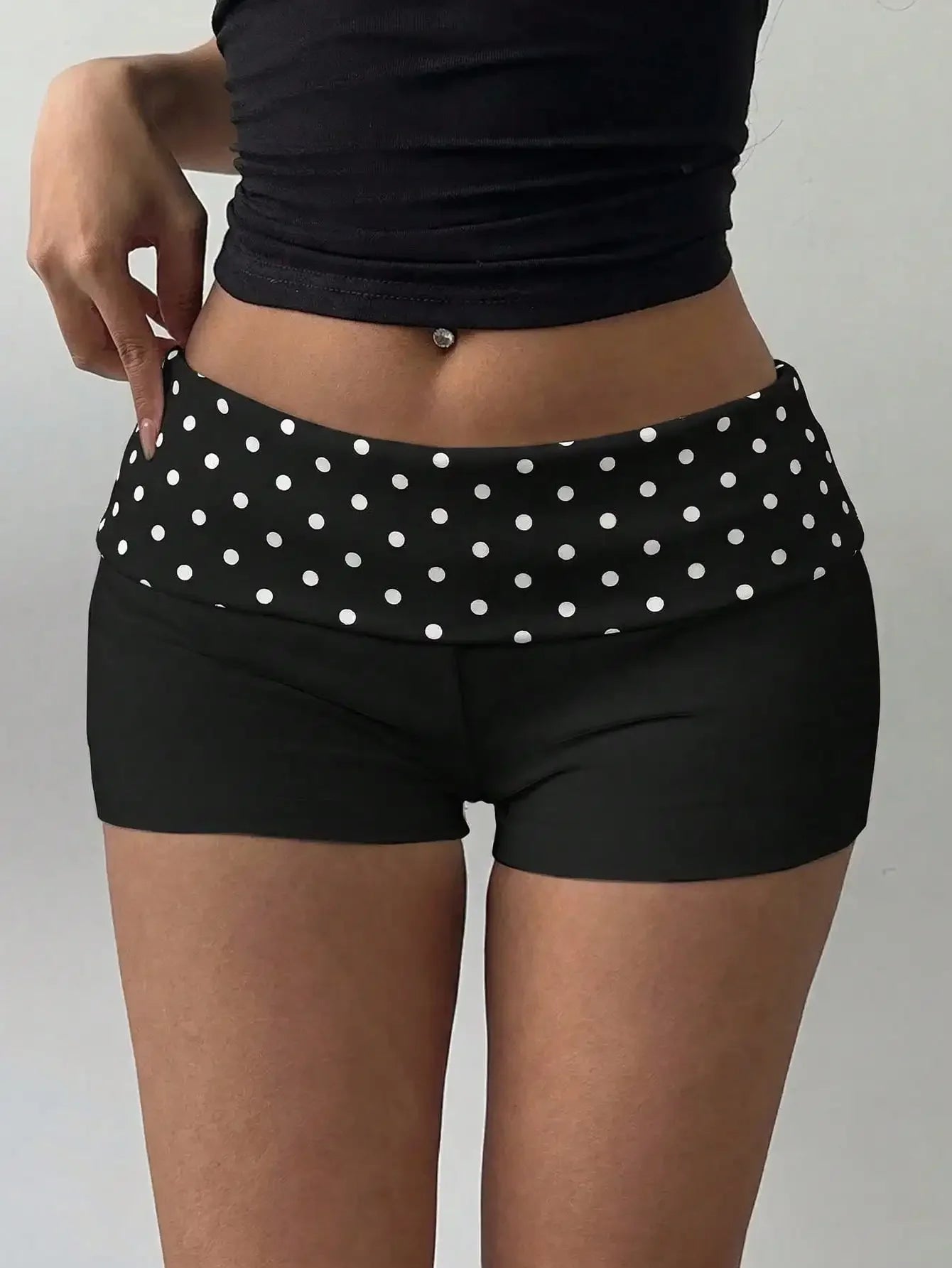 Polyester Knit Low Rise Skinny Workout Shorts For Women
